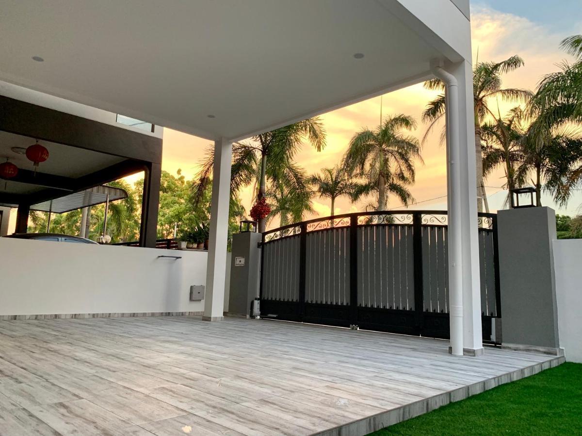 Brand New Cosy Minimalist Home Butterworth Extérieur photo